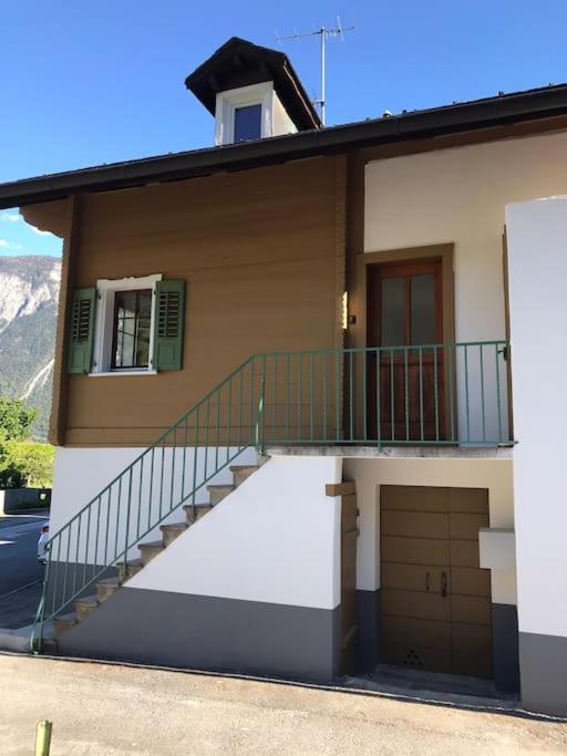 La Maisonnette : Charmante Maison Independante Salgesch Экстерьер фото
