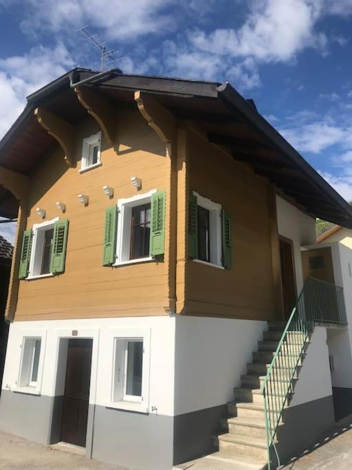 La Maisonnette : Charmante Maison Independante Salgesch Экстерьер фото
